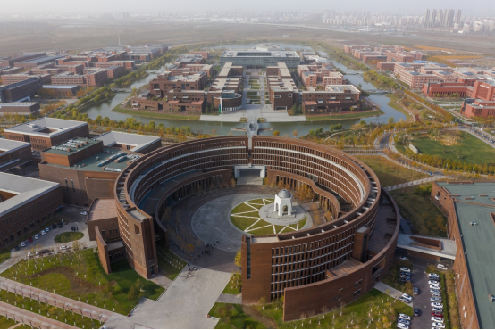 天津大学新校区主楼(李季 拍摄)中国建筑设计研究院创新科研示范中心